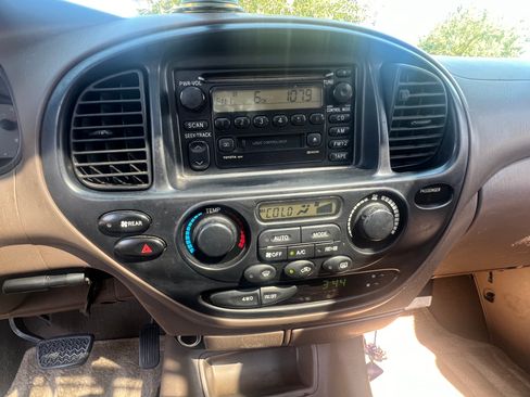 Used 2001 Toyota Sequoia SR5 AWD/4WD image 8