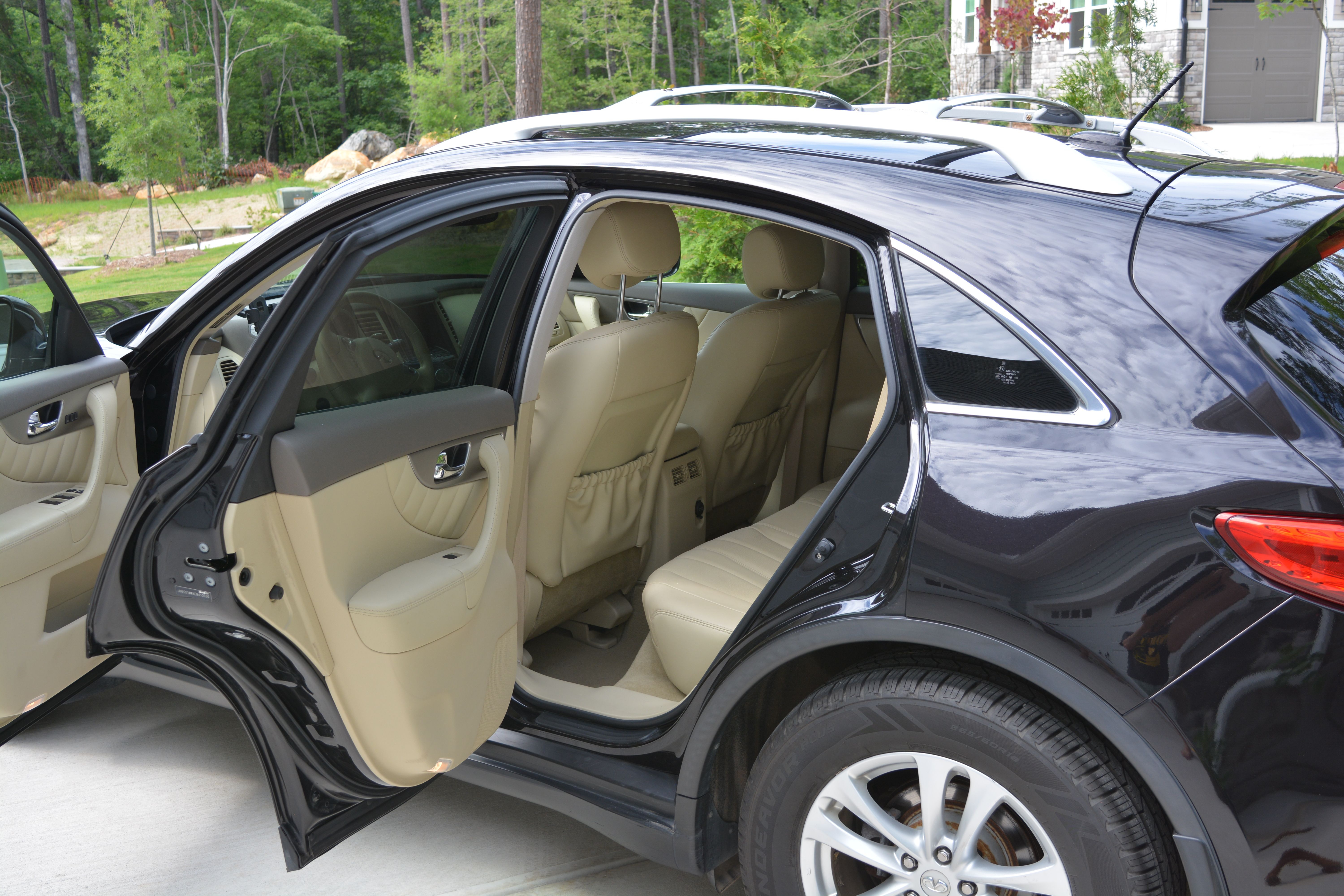 Used 2014 INFINITI QX70 AWD w/ Premium Package image 6