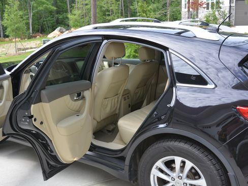 Used 2014 INFINITI QX70 AWD w/ Premium Package image 6