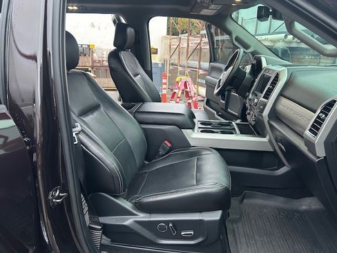 Used 2018 Ford F250 Lariat w/ Lariat Ultimate Package AWD/4WD image 9