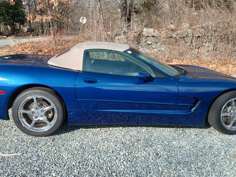 Used 2004 Chevrolet Corvette Convertible w/ Preferred Equipment Group image 5