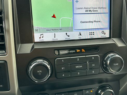 Used 2019 Ford F150 Lariat image 5