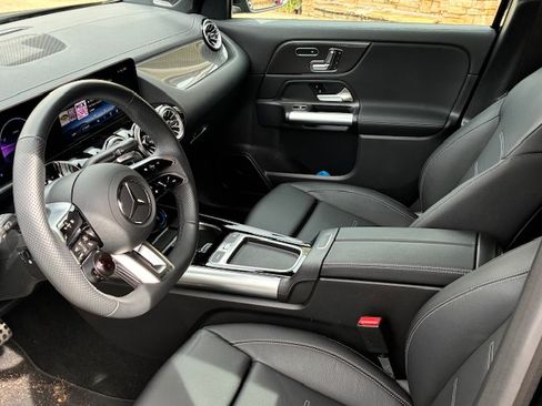 Used 2025 Mercedes-Benz GLA 35 AMG 4MATIC image 17