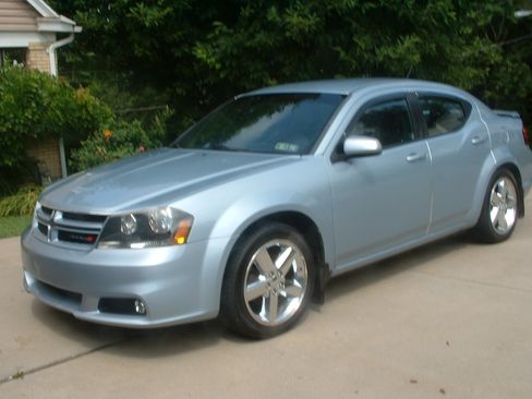Used 2013 Dodge Avenger SXT w/ Rallye Appearance Group image 2