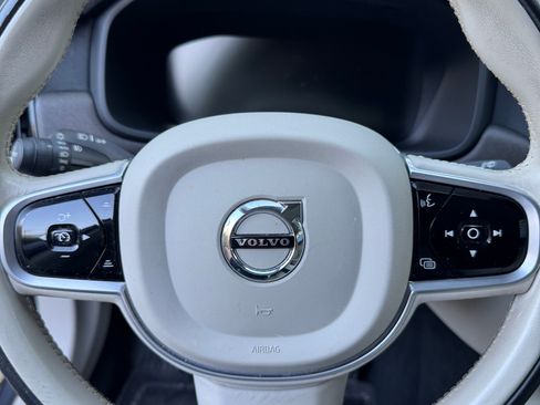 Used 2020 Volvo V90 T6 Cross Country image 6