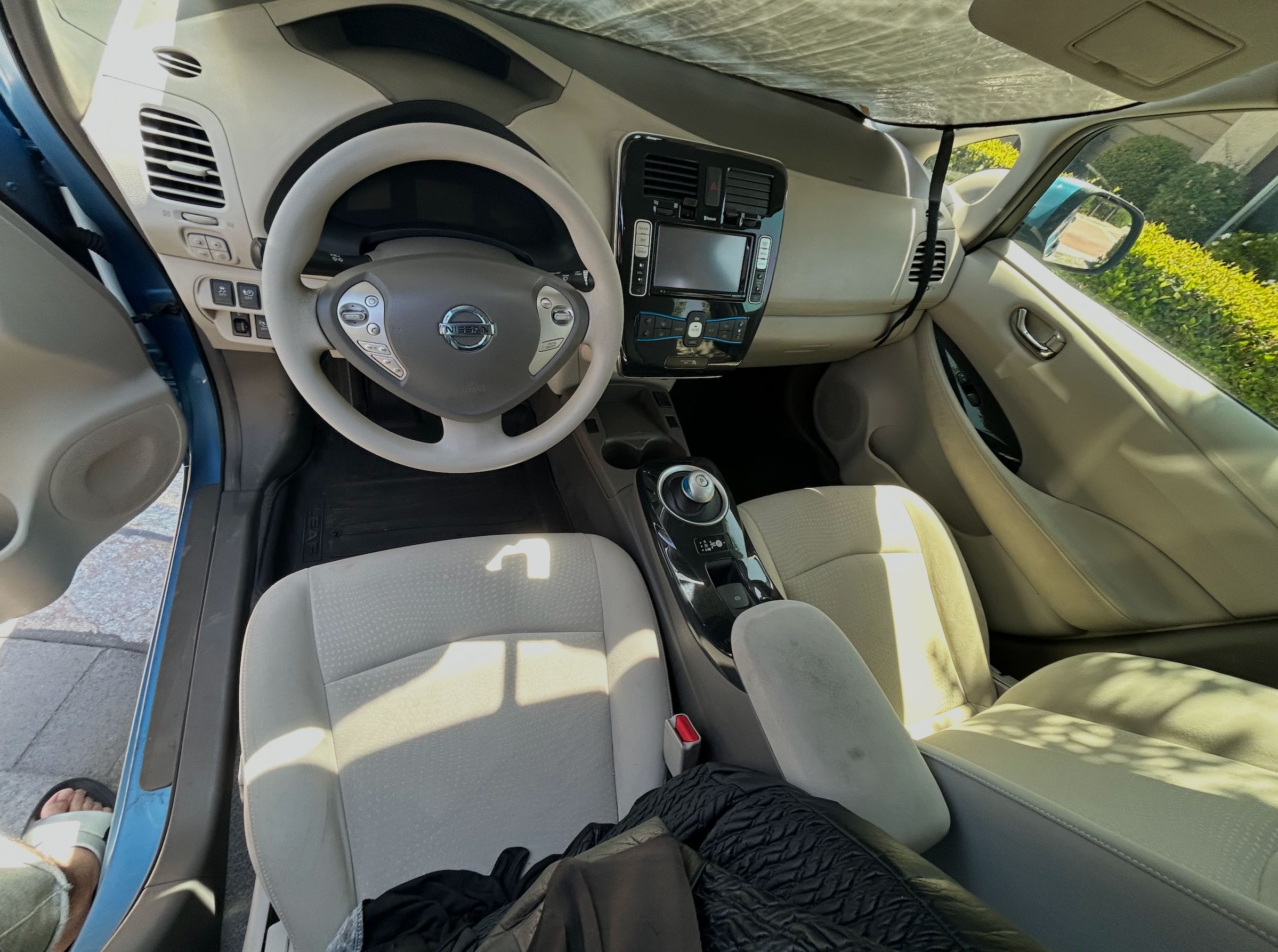 Used 2011 Nissan Leaf SV FWD image 6