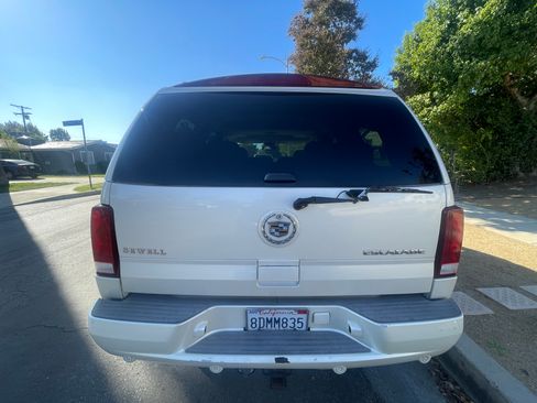 Used 2005 Cadillac Escalade AWD image 15