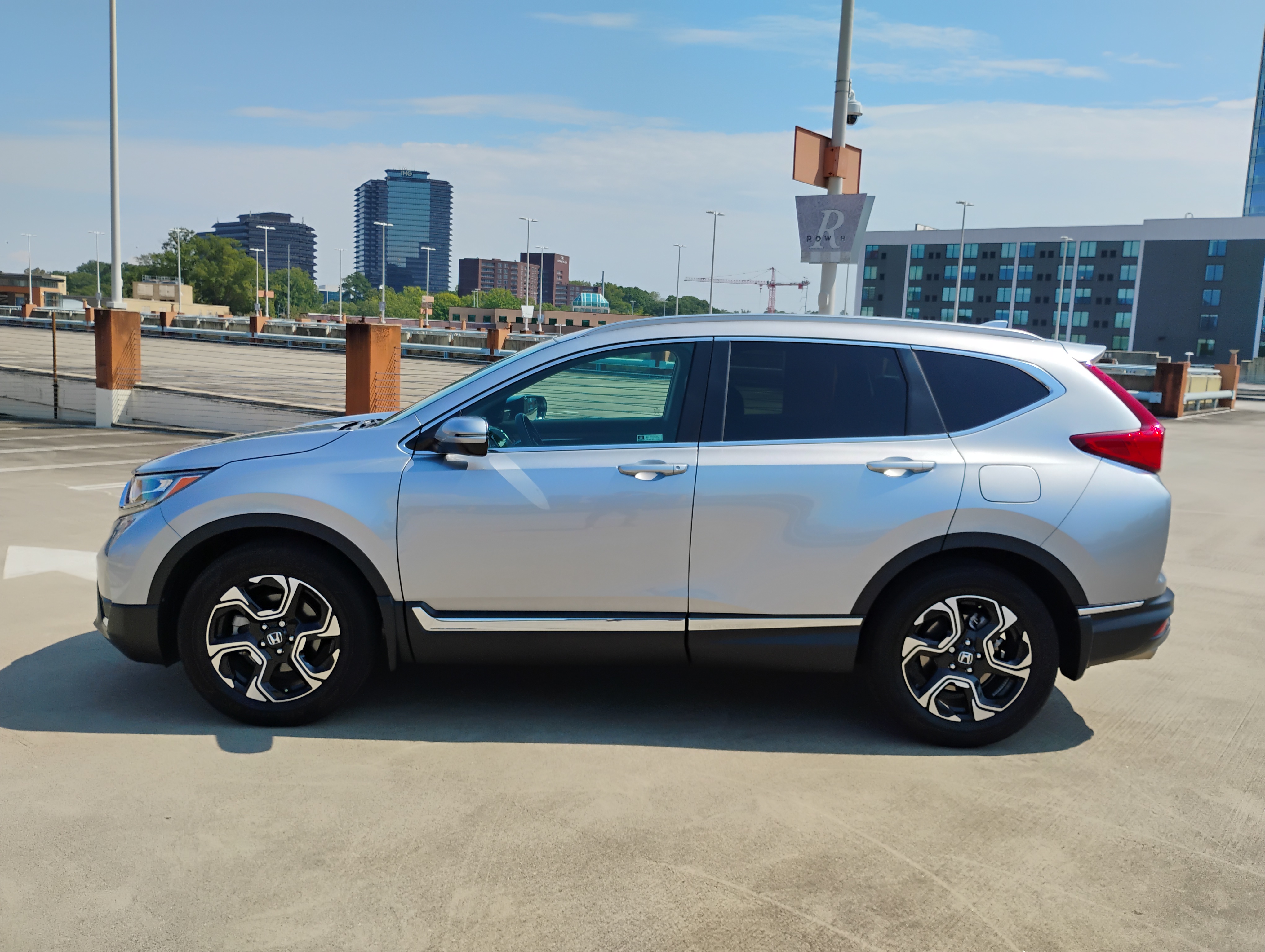Used 2019 Honda CR-V Touring image 2