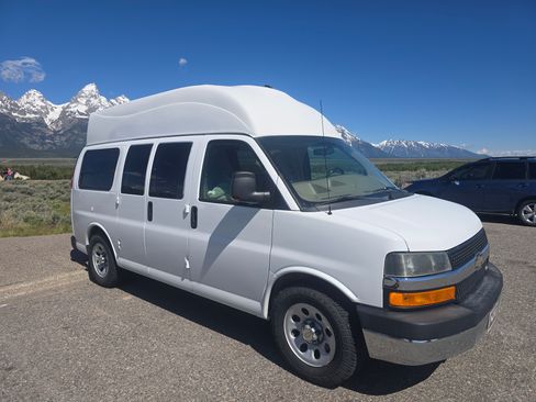 Used 2012 Chevrolet Express 1500 AWD w/ Power Package image 1