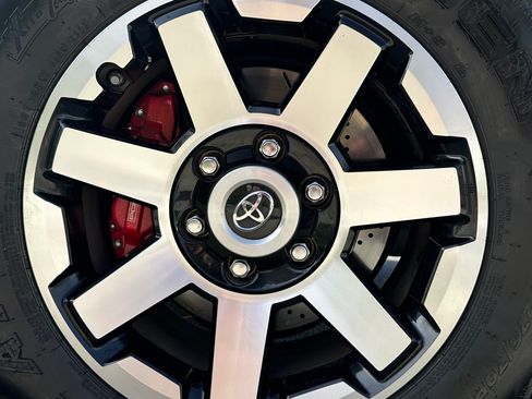 Used 2021 Toyota 4Runner TRD Off-Road Premium image 5