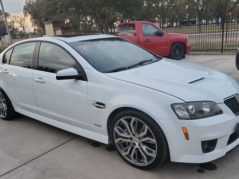 Used 2009 Pontiac G8 GXP image 4