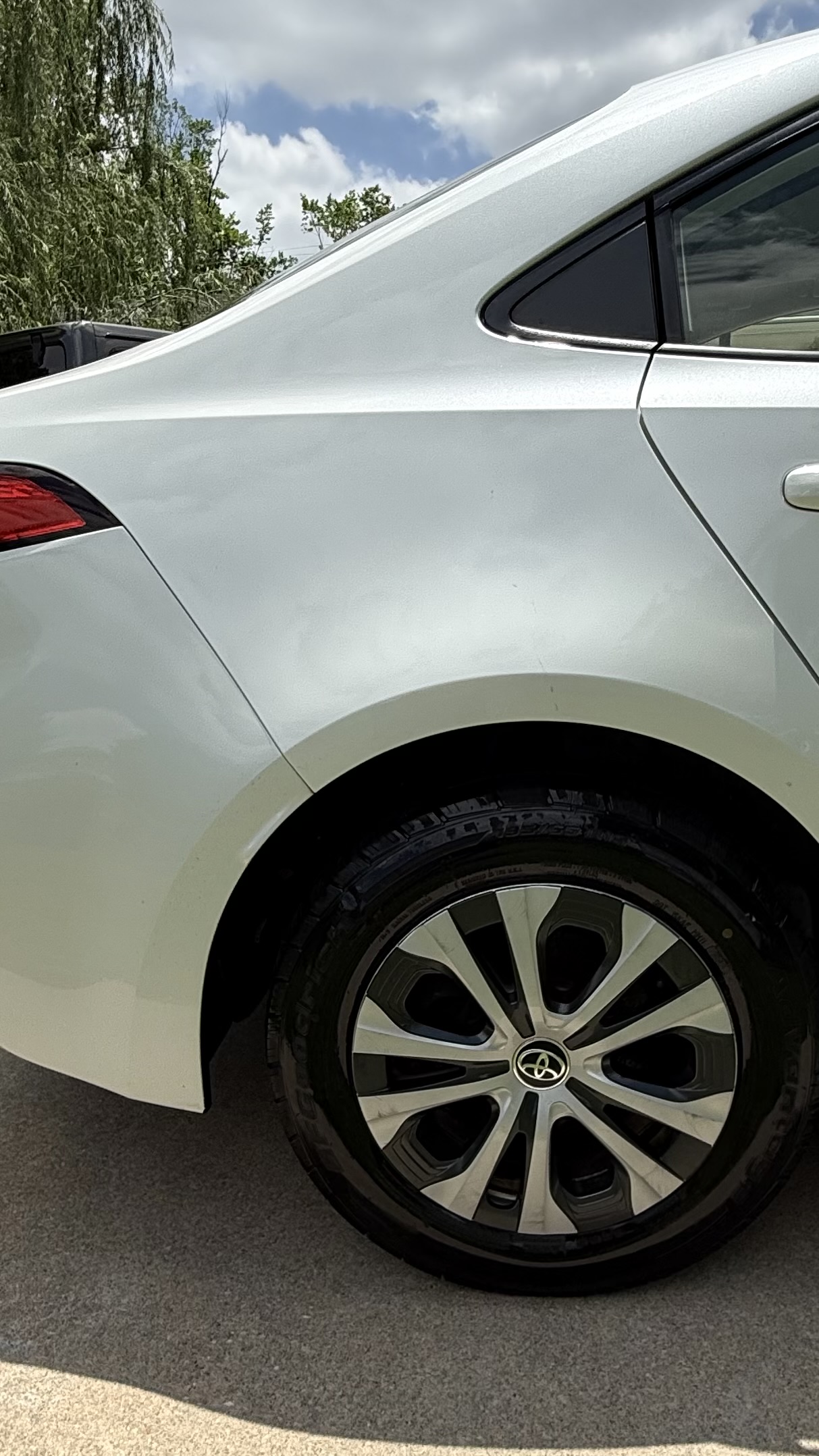 Used 2020 Toyota Corolla LE FWD image 6