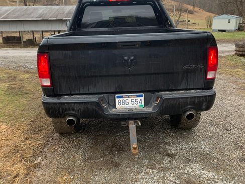 Used 2017 RAM 1500 Express w/ Black Ram 1500 Express Group image 2