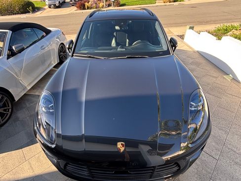 Used 2020 Porsche Macan Turbo image 1