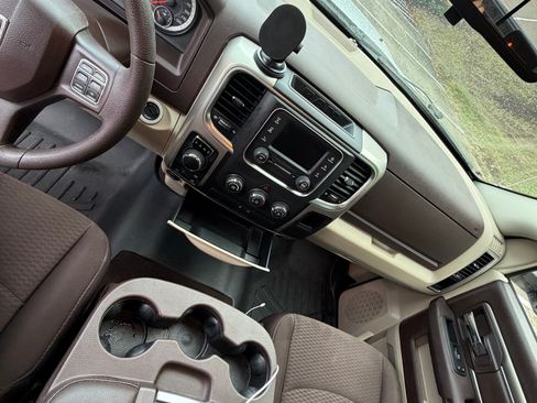 Used 2016 RAM 1500 Classic SLT AWD/4WD image 16
