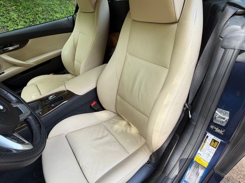 Used 2011 BMW Z4 sDrive30i RWD image 12