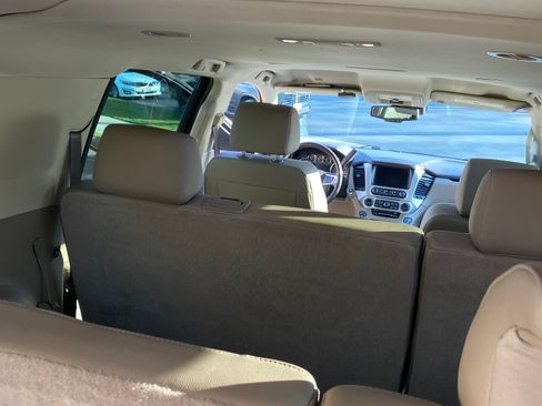 Used 2020 GMC Yukon XL SLT w/ HD Trailering Package image 5