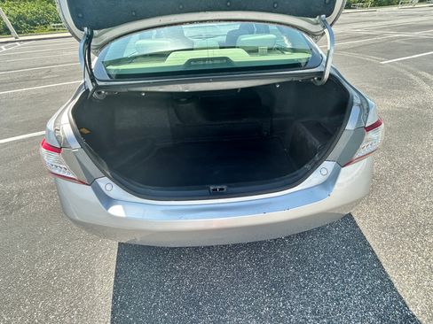Used 2011 Toyota Camry Hybrid w/ Upgrade Pkg FWD image 13
