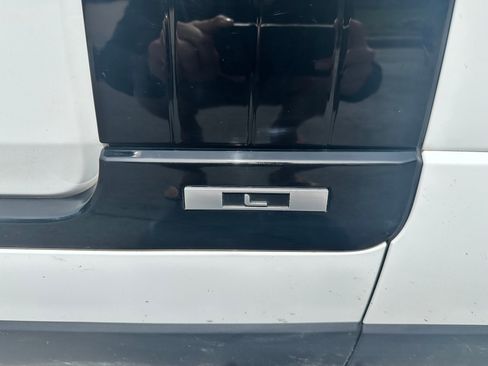 Used 2020 Land Rover Range Rover Long Wheelbase HSE image 8