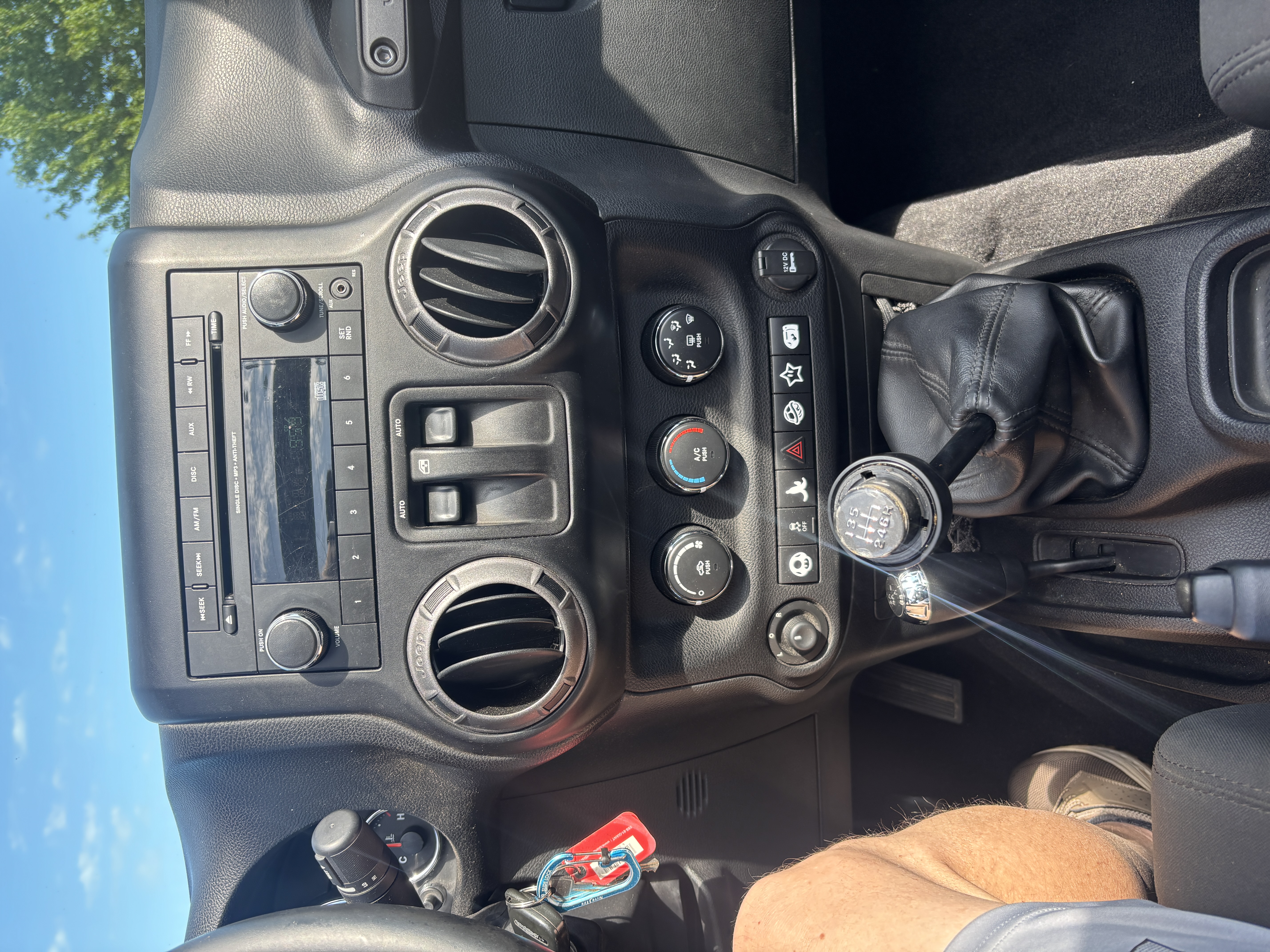 Used 2012 Jeep Wrangler Sport AWD/4WD image 16