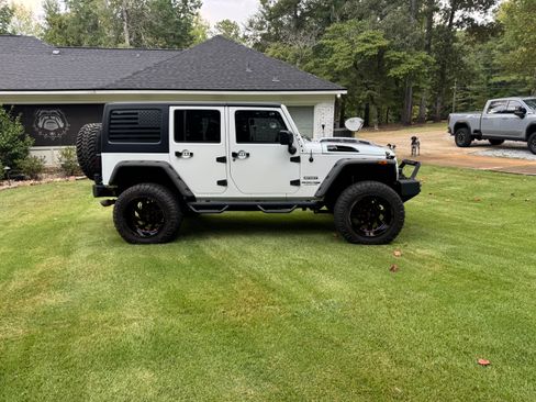 Used 2018 Jeep Wrangler Unlimited Sport S image 15