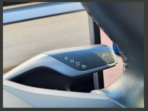 Used 2019 Tesla Model 3 Standard Range Plus image 6