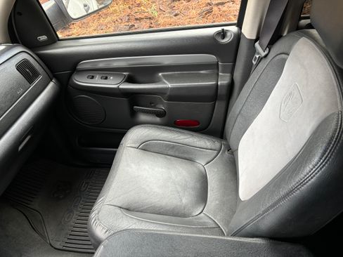 Used 2005 Dodge Ram 2500 Truck SLT image 10