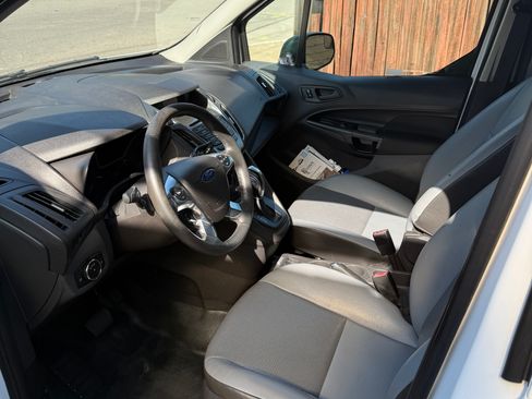 Used 2016 Ford Transit Connect XL image 9