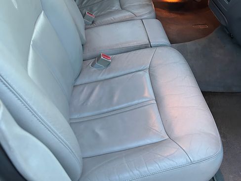 Used 2004 Lincoln Town Car Ultimate image 10