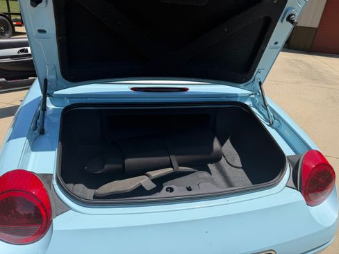 Used 2003 Ford Thunderbird RWD image 11