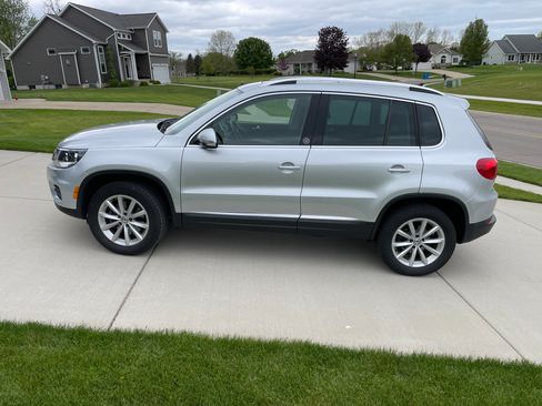Used 2017 Volkswagen Tiguan Wolfsburg Edition AWD/4WD image 1