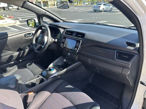 Used 2019 Nissan Leaf SV Plus w/ SV All Weather Package FWD image 14