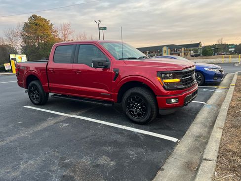 Used 2025 Ford F150 XLT w/ Equipment Group 302A MID AWD/4WD image 11