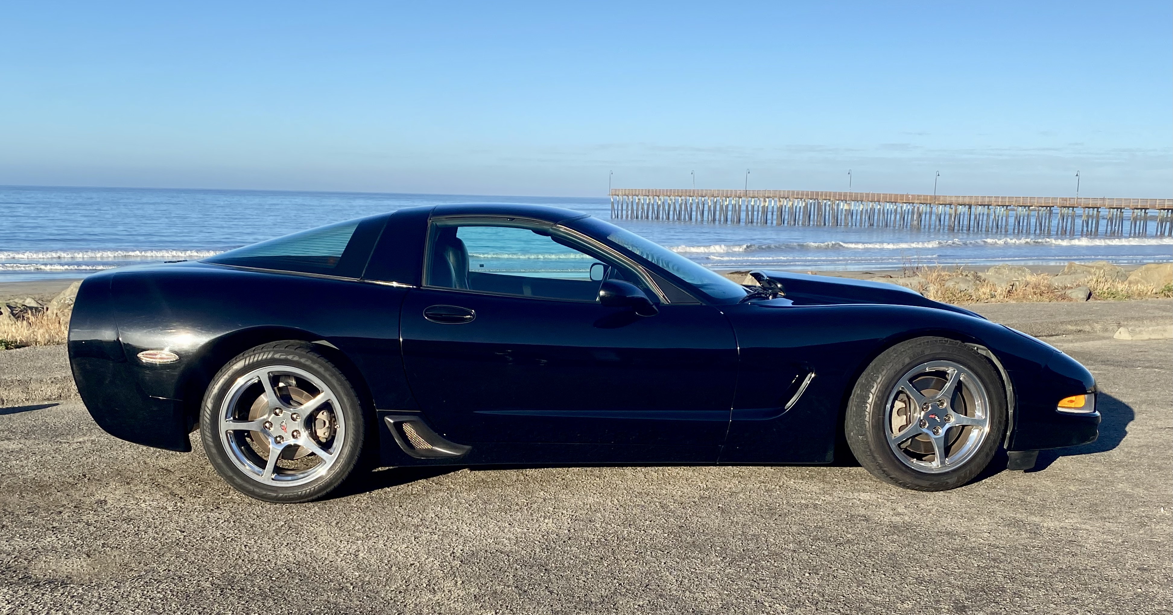 Used 2000 Chevrolet Corvette Coupe w/ Memory Pkg RWD image 4