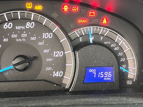 Used 2012 Toyota Camry SE image 10