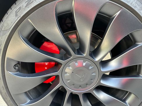 Used 2023 Tesla Model Y Performance AWD/4WD image 11