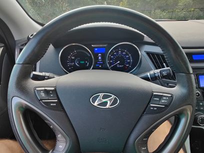 Used 2012 Hyundai Sonata Hybrid w/ Leather Pkg