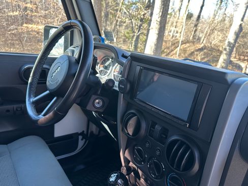 Used 2009 Jeep Wrangler Rubicon w/ PWR Convenience Group image 13