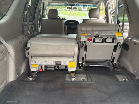 Used 2007 Toyota Sequoia SR5 image 12