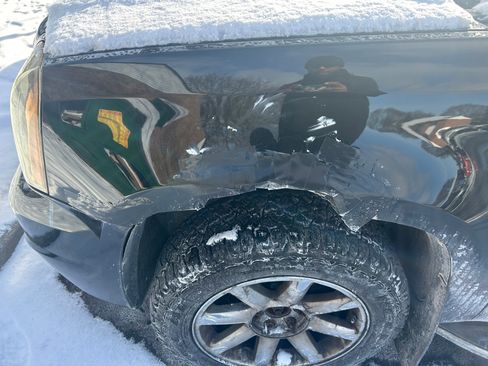 Used 2010 GMC Yukon Denali image 5