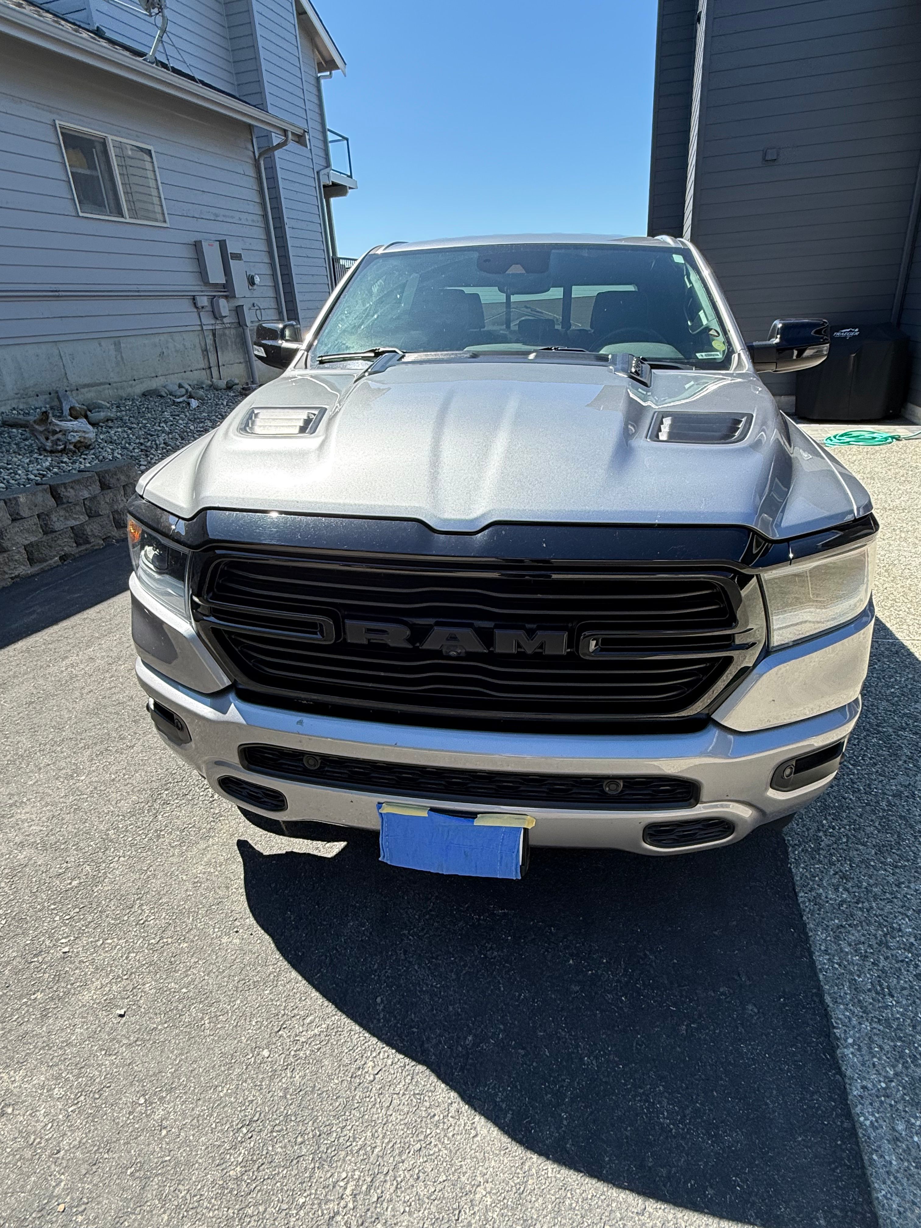 Used 2024 RAM 1500 Laramie AWD/4WD image 2