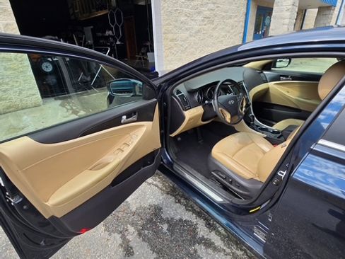 Used 2011 Hyundai Sonata Limited w/ Navigation Pkg 5 image 12