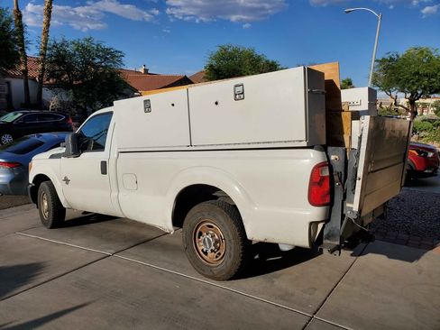 Used 2011 Ford F250 XL RWD image 5
