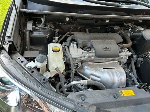 Used 2013 Toyota RAV4 Limited AWD/4WD image 10