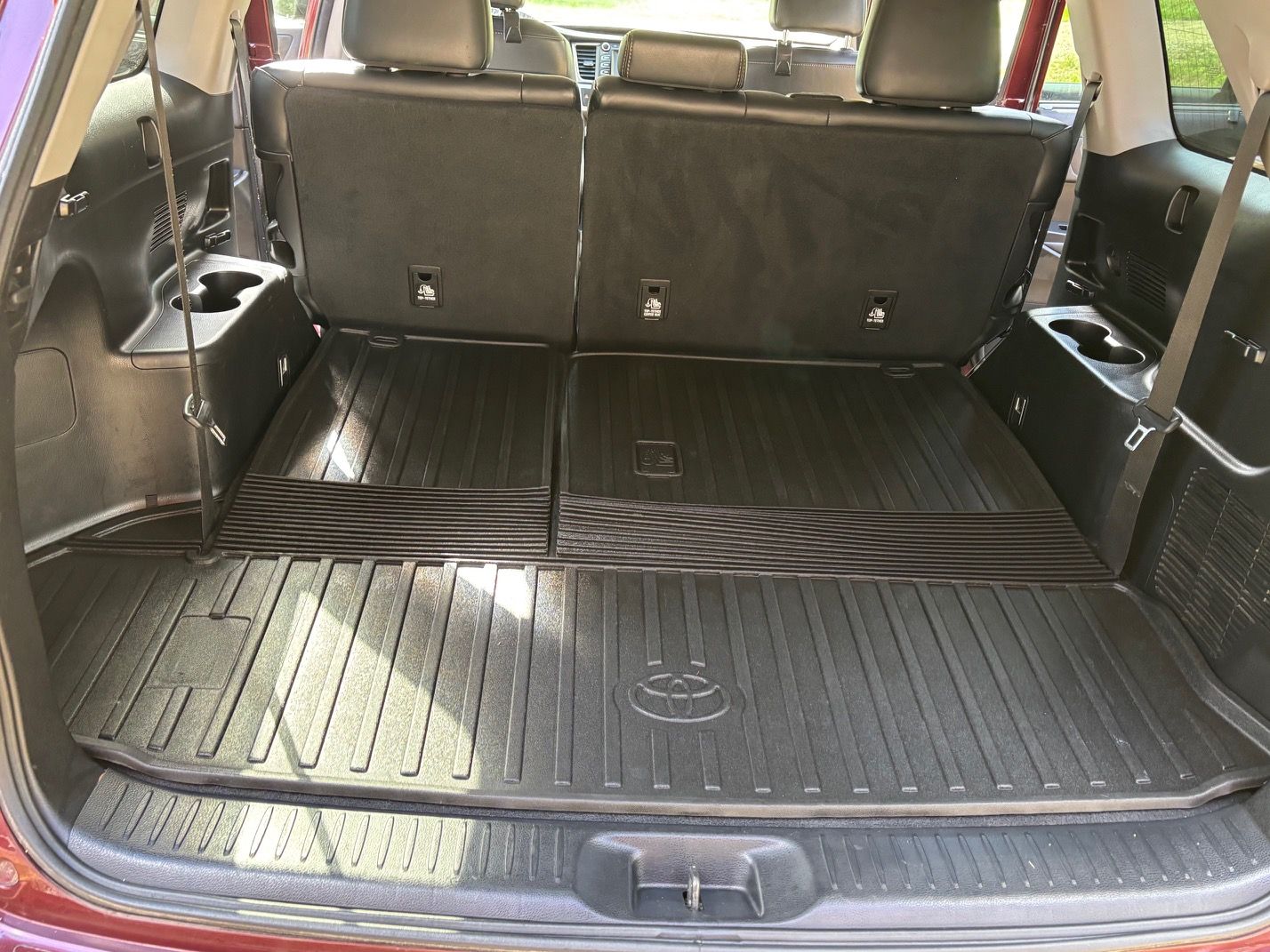 Used 2018 Toyota Highlander XLE AWD/4WD image 14