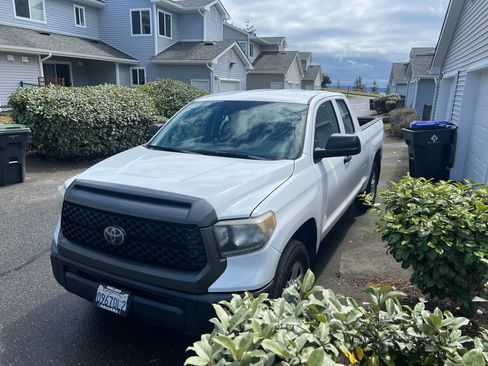 Used 2018 Toyota Tundra SR AWD/4WD image 6