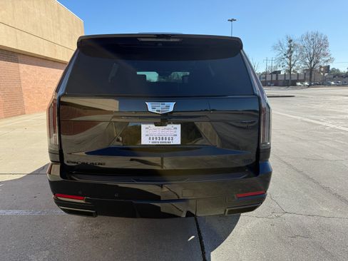 Used 2026 Cadillac Escalade Platinum Sport w/ LPO, ONYX Package image 16