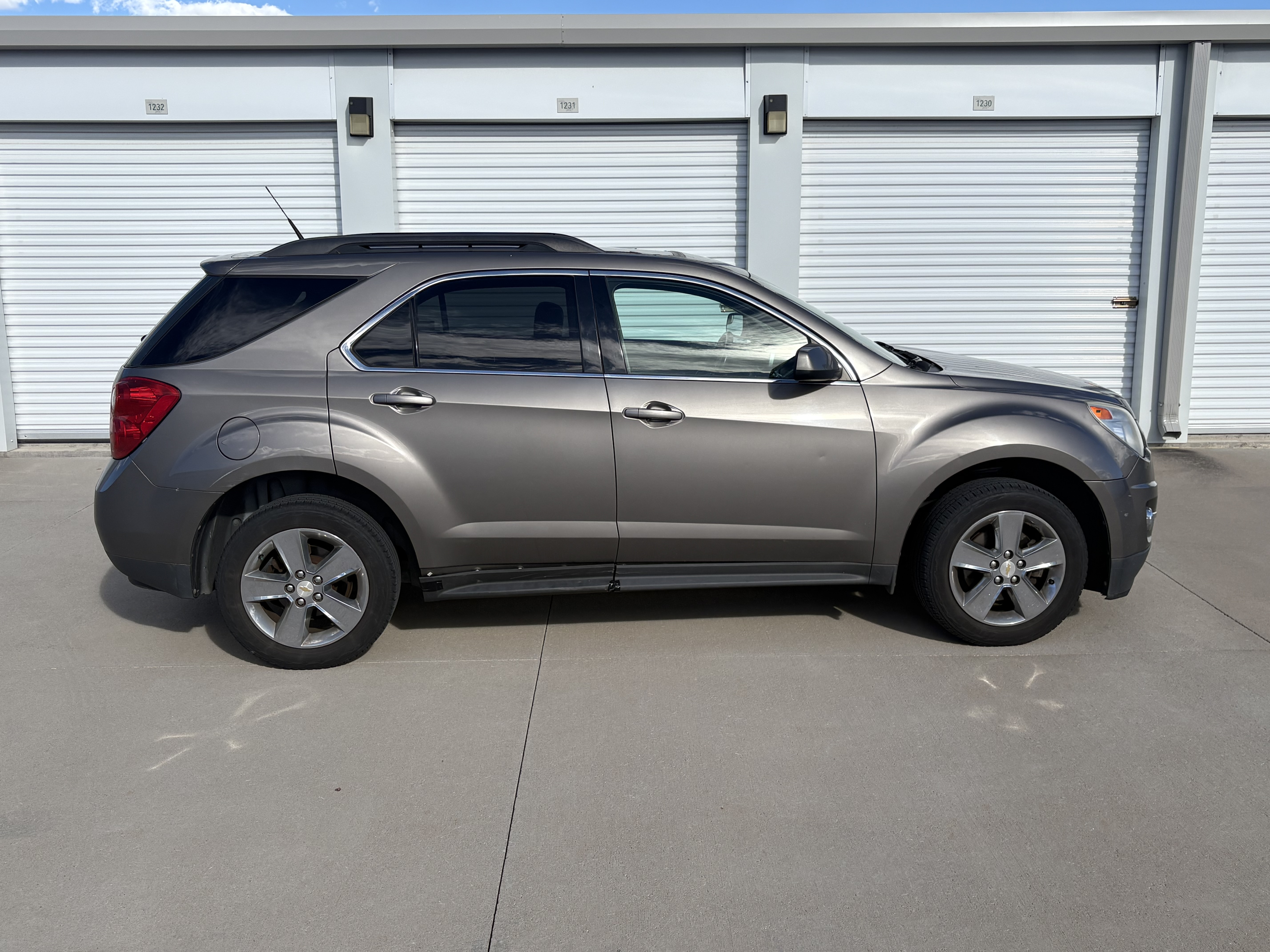 Used 2012 Chevrolet Equinox LT FWD image 2