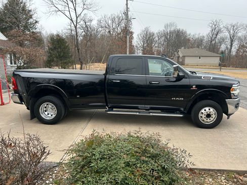 Used 2022 RAM 3500 Laramie image 9
