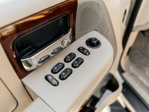 Used 2006 Ford F150 Lariat image 13